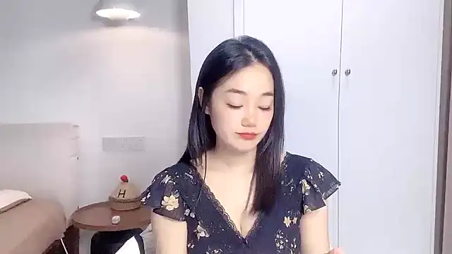 cloud8822 online show from April 30, 6:18 am