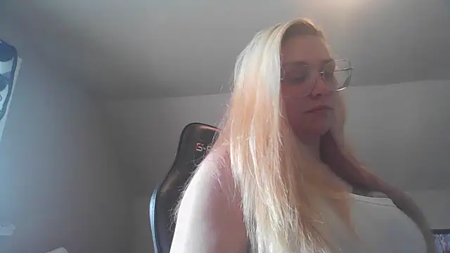 Lalalynn online show from May 24, 6:29 pm