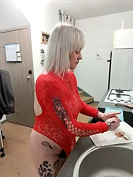 poussichienne online show from February 14, 4:31 pm