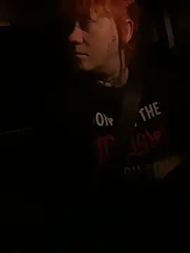 poussichienne online show from March 7, 4:19 am