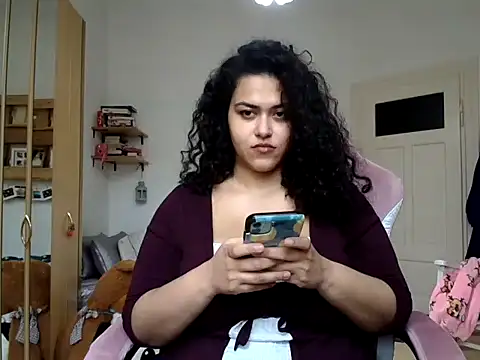 Curvydesifromgermany online show from February 26, 11:53 am