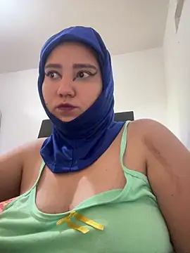 hannahayat online show from June 18, 2:00 pm