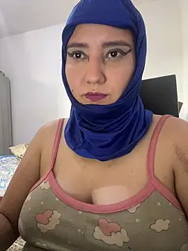 hannahayat online show from June 26, 3:13 pm