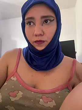 hannahayat online show from June 24, 8:19 pm