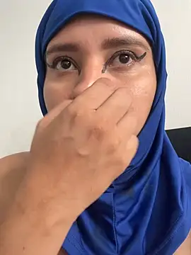 hannahayat online show from June 22, 2:47 pm