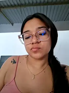 -VICKKY online show from March 25, 2:42 pm