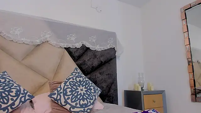 BonnieCute  online show from October 28, 12:27 am