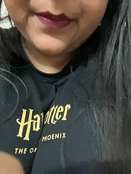 smile pretty online show from October 7, 7:40 pm