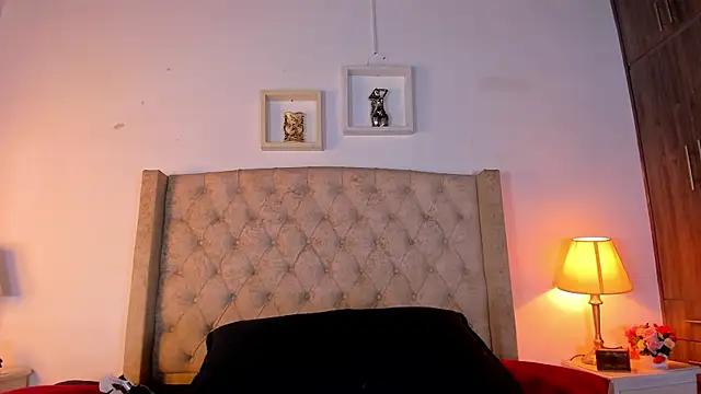 allisson m online show from April 1, 2:03 pm