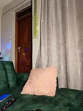 Yoyo   online show from December 21, 9:08 pm