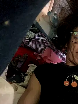 gurlnips online show from November 21, 4:53 pm