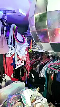 gurlnips online show from February 16, 7:52 am