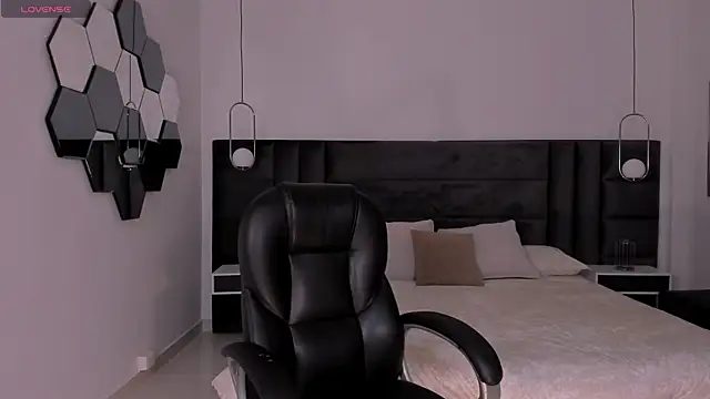 CelestePalmer  online show from April 13, 10:16 am