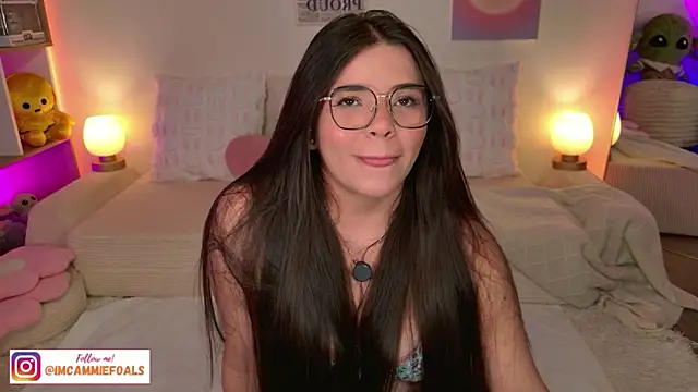 cammiefoalss online show from March 29, 9:36 pm