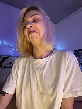  urbestie  online show from April 11, 10:35 pm