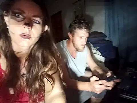 Missmesexycouple69 online show from October 31, 11:31 pm