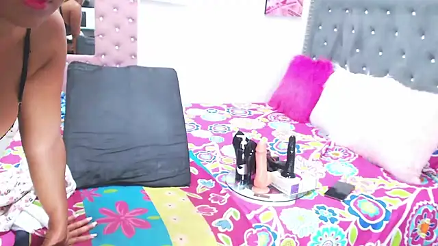 salome ebony online show from October 3, 9:47 am