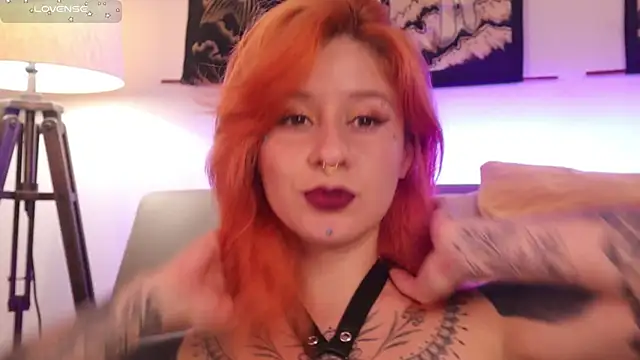 Snapshot of Daarlene chatting on September 18, 9:24 pm Daarlene online show from September 18, 9:24 pm