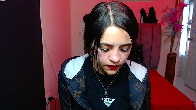 Violettasquirt online show from October 22, 2:00 pm