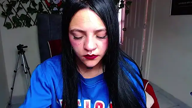Violettasquirt online show from May 27, 1:41 pm