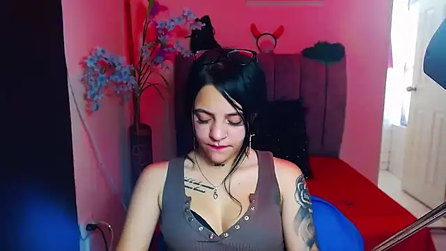 Violettasquirt online show from September 23, 4:49 pm