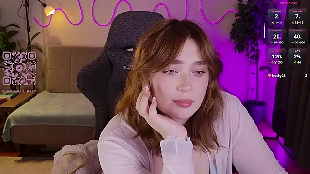 cosycute  online show from June 6, 7:09 pm