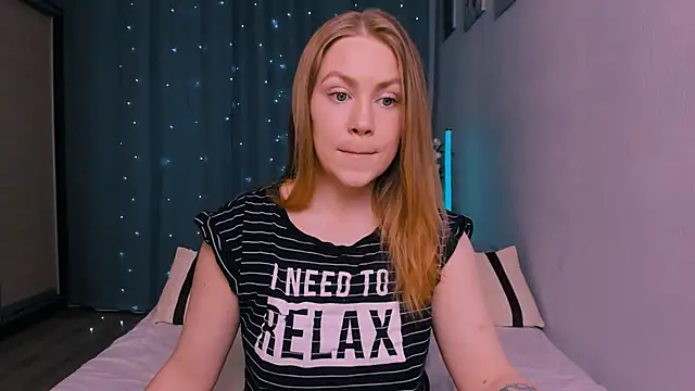 InsatiableFoxX online show from April 28, 7:18 pm