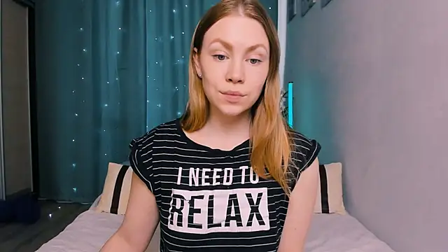InsatiableFoxX online show from May 14, 4:02 pm