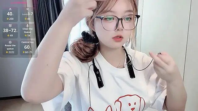 Snapshot of MM-Xylia chatting on September 29, 5:45 am MM-Xylia online show from September 29, 5:45 am