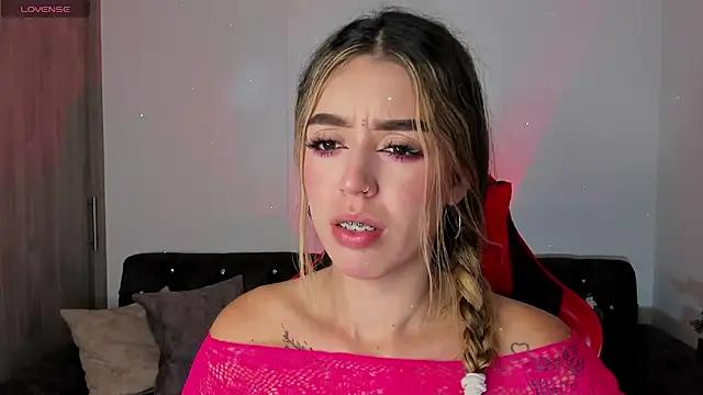 zoee jackson online show from November 6, 4:18 am