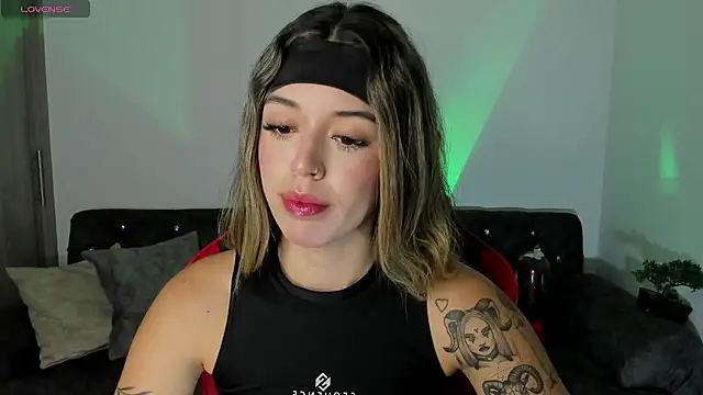 zoee jackson online show from November 5, 3:12 am