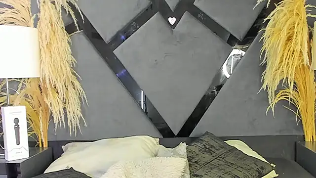 NicoleEsposito online show from February 23, 11:59 pm