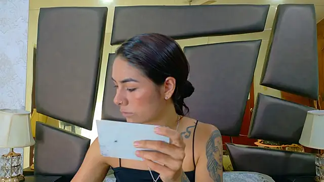 NicoleEsposito online show from October 31, 1:04 pm