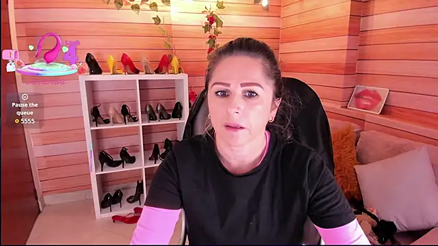 Victoria collins 1 online show from January 18, 12:23 pm