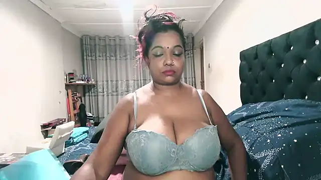 Indianmayaxoxo online show from December 20, 5:39 pm