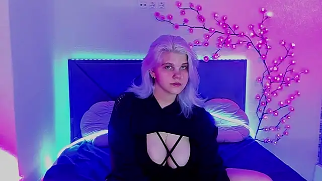 JoannLowe online show from June 3, 6:57 pm