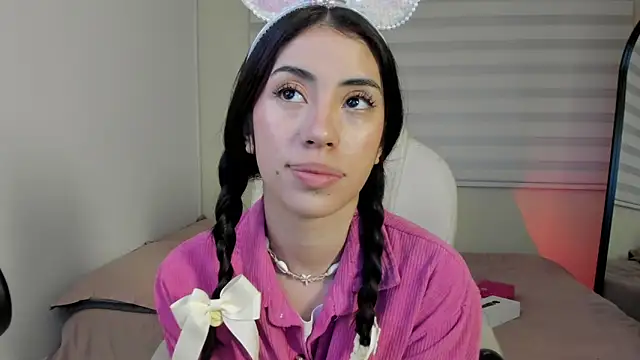 Catyloves online show from December 15, 9:53 pm