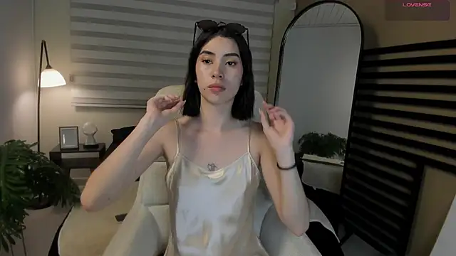 Catyloves online show from April 13, 9:59 pm