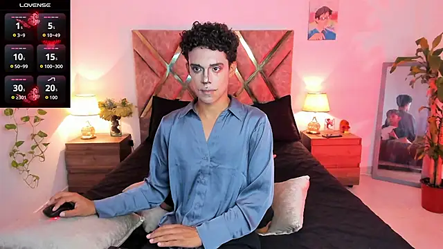 Snapshot of nickolas_moon chatting on November 1, 12:04 am nickolas moon online show from November 1, 12:04 am