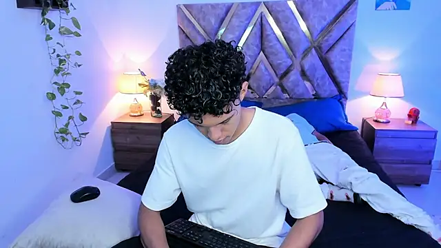 Snapshot of nickolas_moon chatting on October 3, 10:04 pm nickolas moon online show from October 3, 10:04 pm