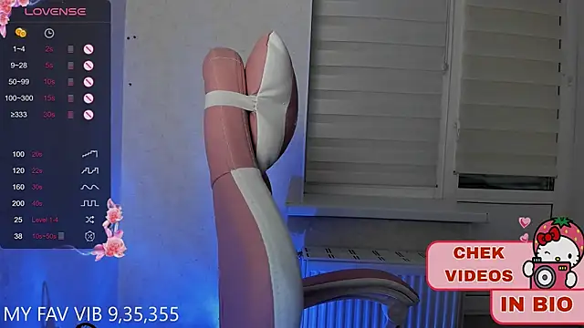 Snapshot of shy_melony chatting on October 19, 5:15 pm shy melony online show from October 19, 5:15 pm