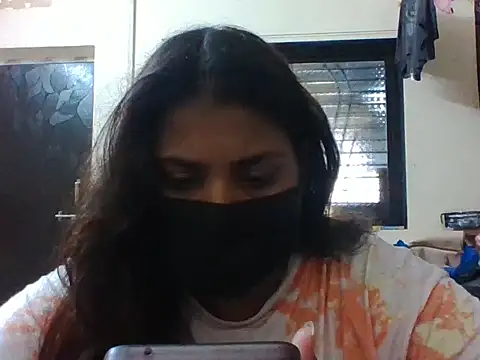 Hotmilfxox online show from May 24, 8:24 am