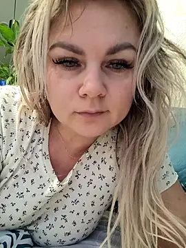 candy queeen online show from November 25, 6:15 am