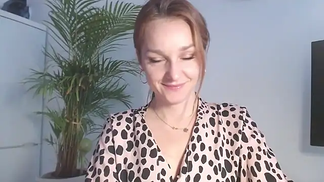 AliciaDesire online show from February 4, 7:22 am