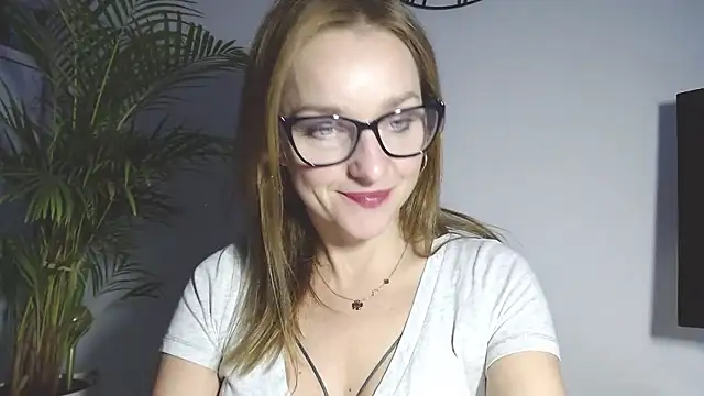 AliciaDesire online show from January 16, 7:26 am