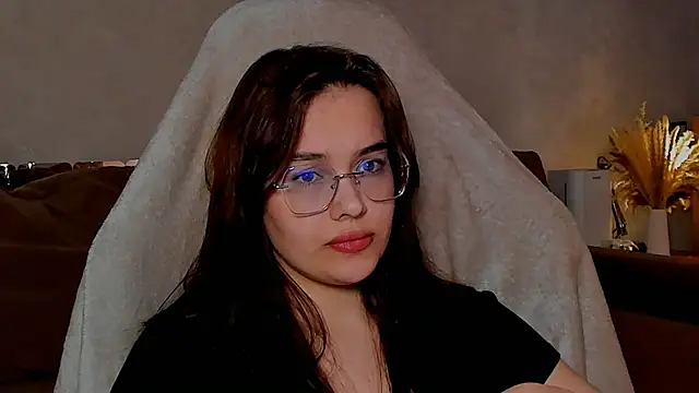  Sweetie  online show from April 13, 1:56 pm