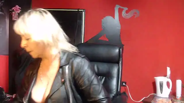 KLOE PIELL online show from January 5, 8:56 pm