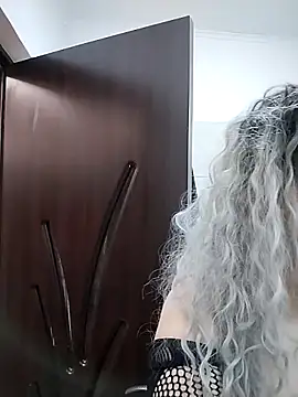 AdelinaJude online show from February 25, 8:51 pm