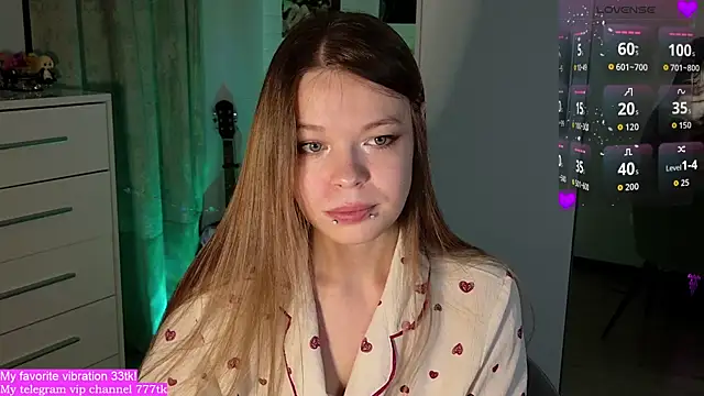 Snapshot of ValBae chatting on September 15, 7:32 pm ValBae online show from September 15, 7:32 pm