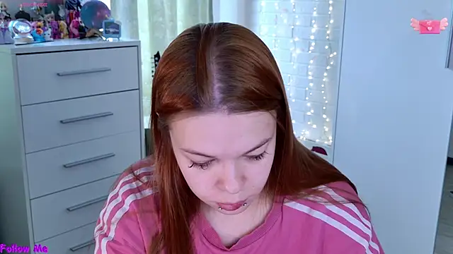 ValBae online show from April 11, 6:30 am